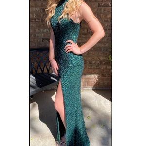 Beautiful prom dress  send me an offer !